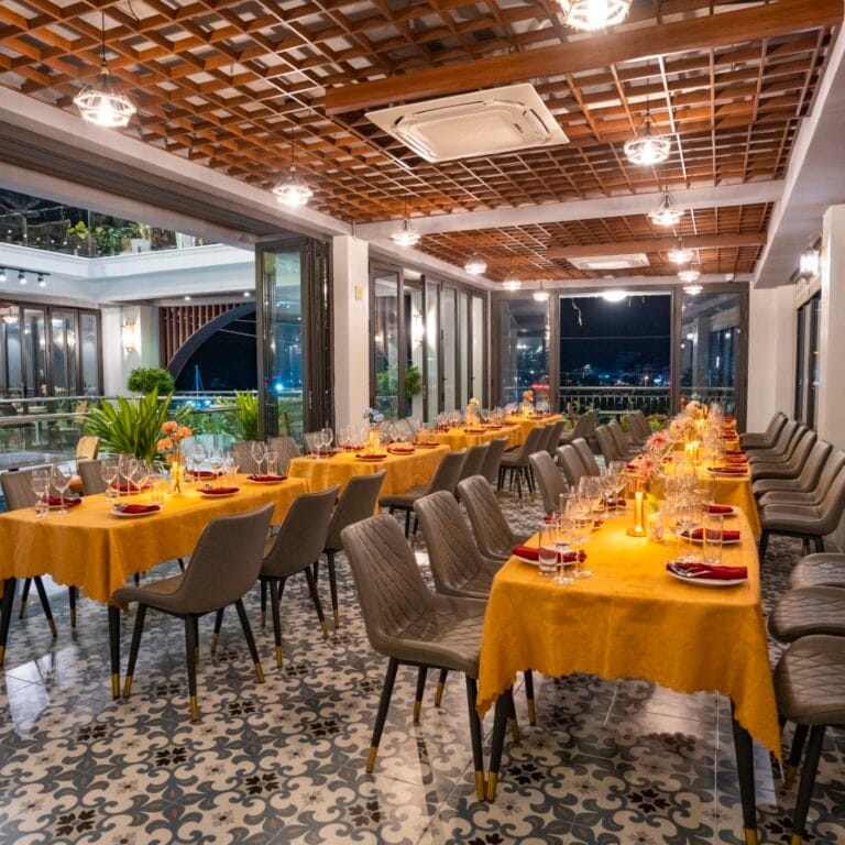 View Roza Palace Restaurant Buổi Tối